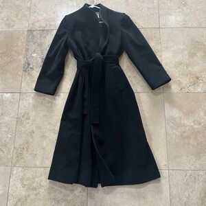 Neiman Marcus Black Long Sleeve cashmere coat